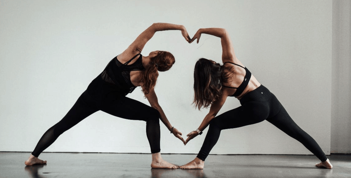 sport-in-coppia-vinyasa-yoga